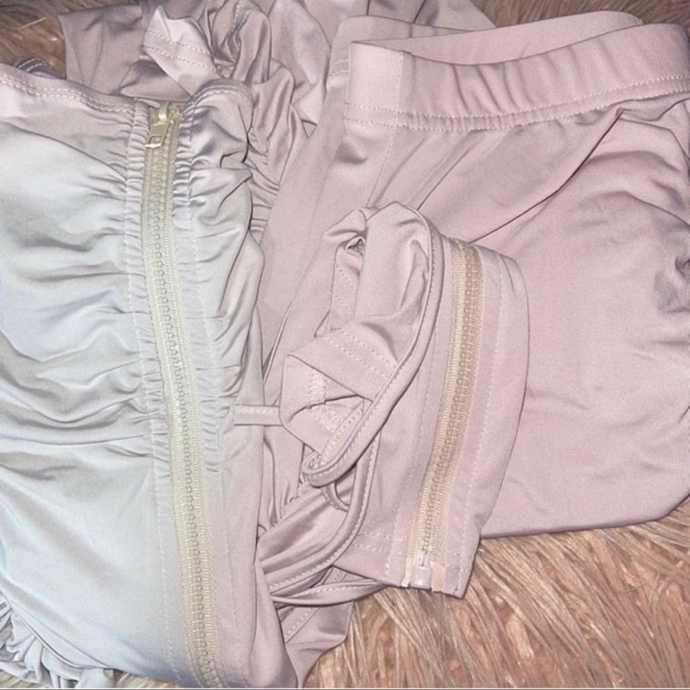 Boutique | Ruched Pant Set - Picture 4 of 4